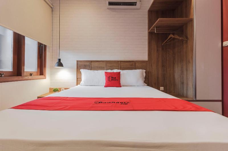 Reddoorz Plus @ Cbd Bintaro South Tangerang Buitenkant foto